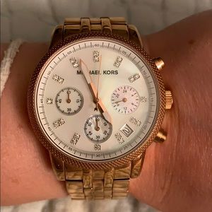 Michael kors rose gold watch with pearl face